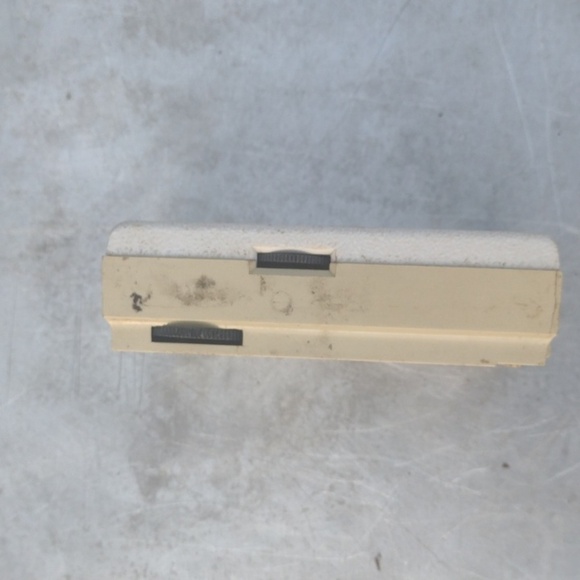 Vintage Portable Transistor Radio - Cream - Picture 2 of 3